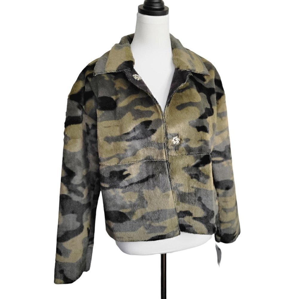 Beautiful Oversized Camo Faux Fur Modern Jacket Women | Size S - Picture 5 of 16